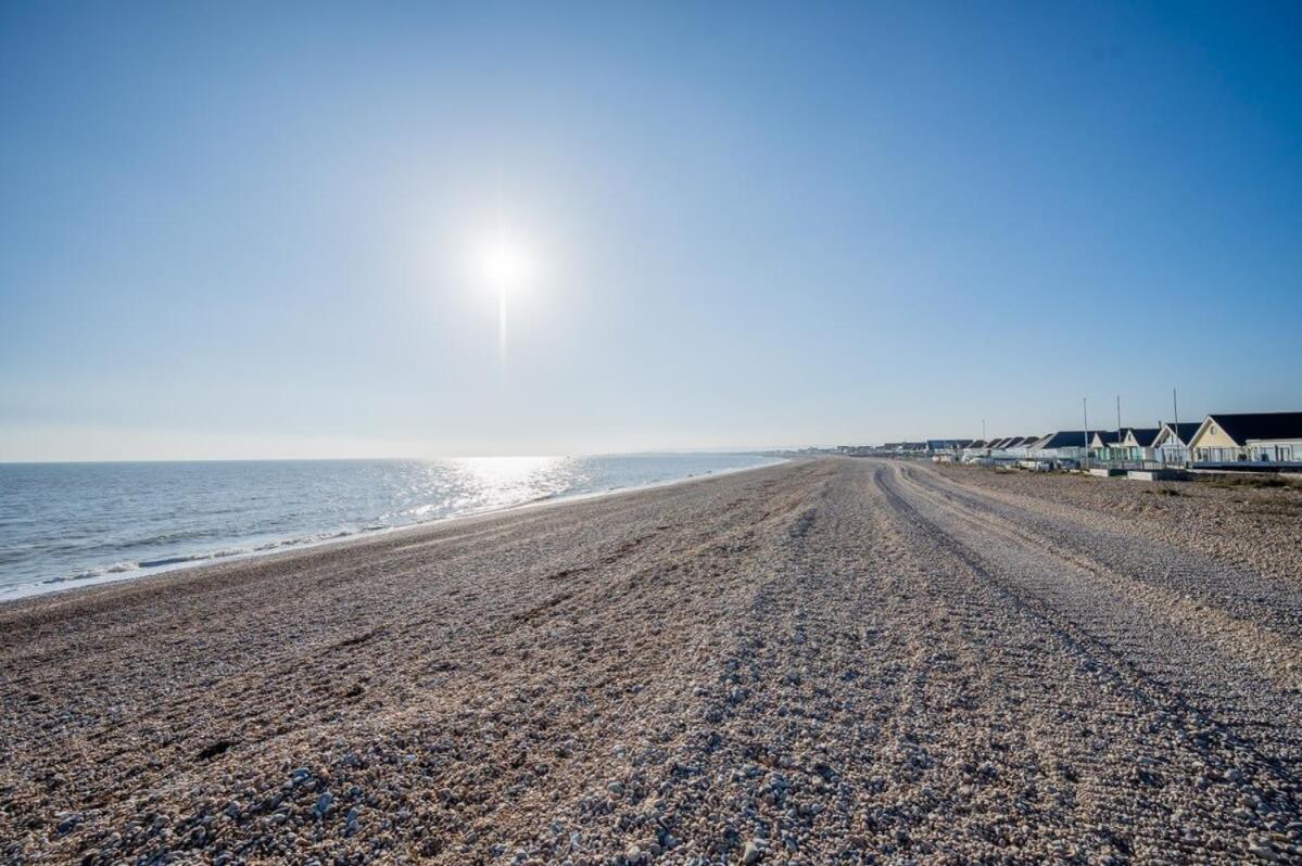 Вилла Family Haven By The Waves Direct Beach Access Певенси Экстерьер фото