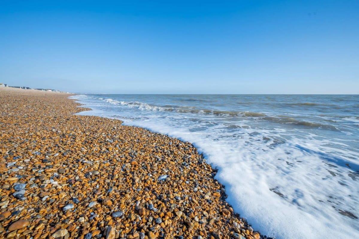 Вилла Family Haven By The Waves Direct Beach Access Певенси Экстерьер фото